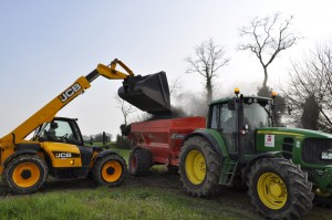 Travaux agricoles agricole epandage machine lisier fumier engrais préparations terre semis